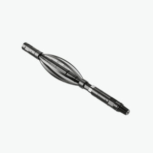 Centralizador de tubería capilar con tres flejes metálicos expandibles para alineación en pozos petroleros