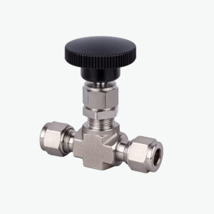 Válvula de aguja en acero inoxidable 316 con conexión NPT, utilizada para control preciso de flujo en aplicaciones de alta presión en petróleo, gas e industria química